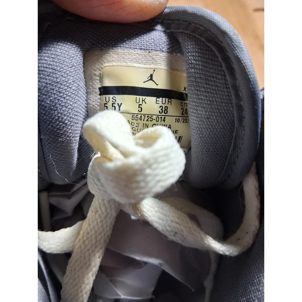 Nike‎ Air Jordan 1 Youth Size 5.5Y Streetwear Academia Grungecore Retro Sneakers